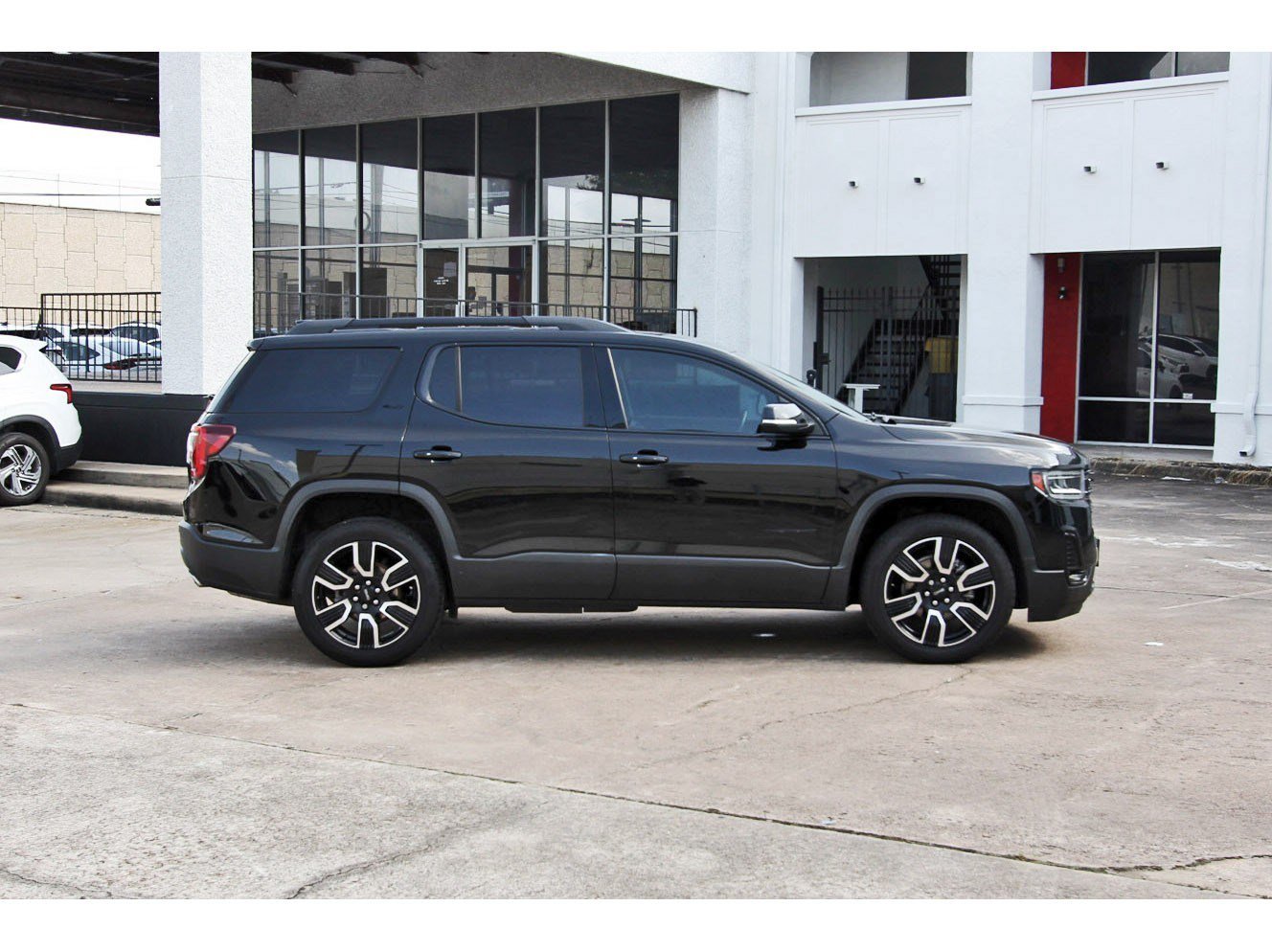 Used 2021 GMC Acadia SLT w/ Elevation Edition FWD video 2