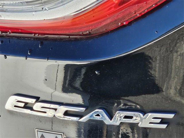 Used 2016 Ford Escape SE w/ Equipment Group 201A image 11