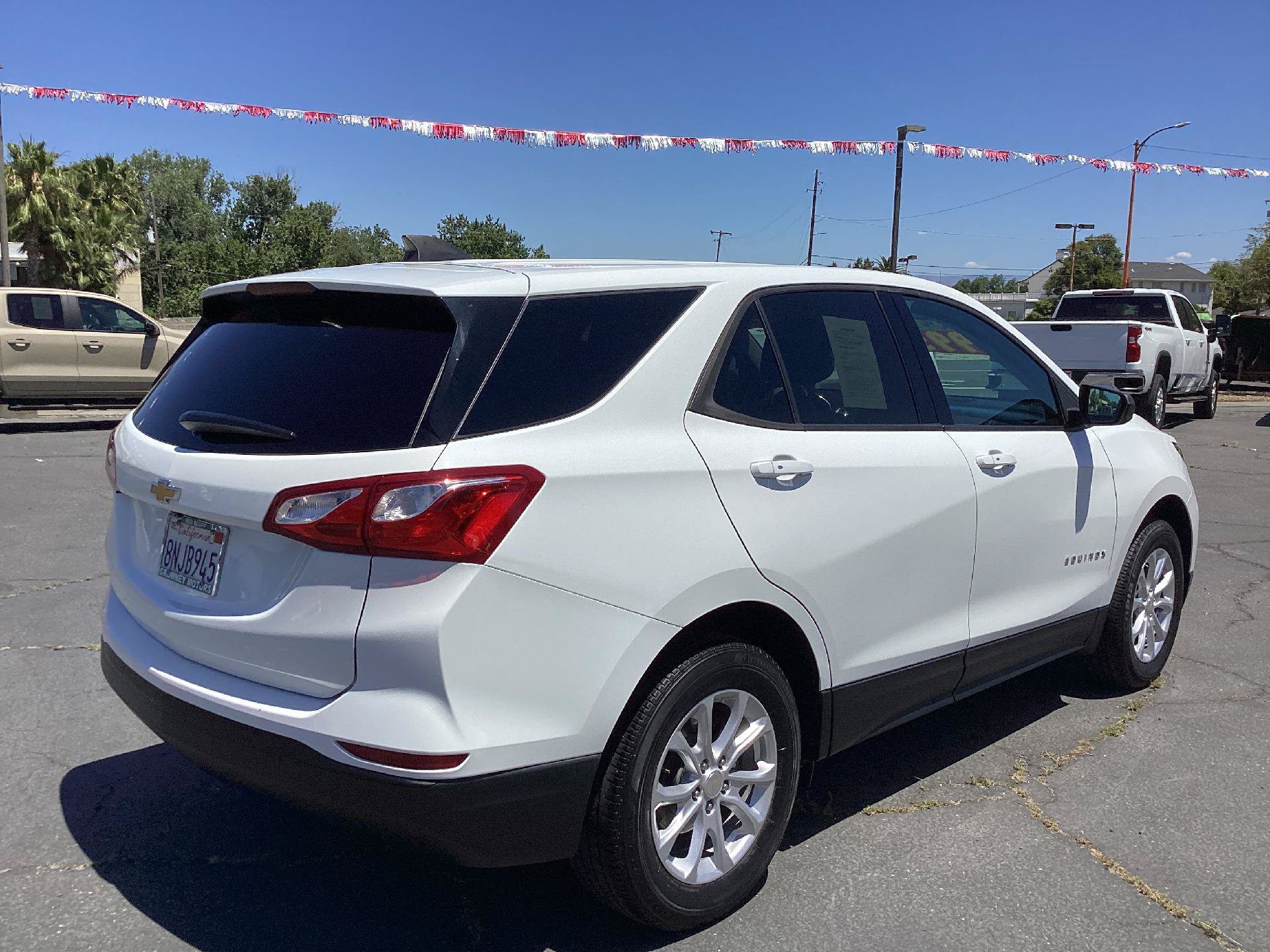 Used 2019 Chevrolet Equinox LS w/ LS Convenience Package AWD/4WD image 3