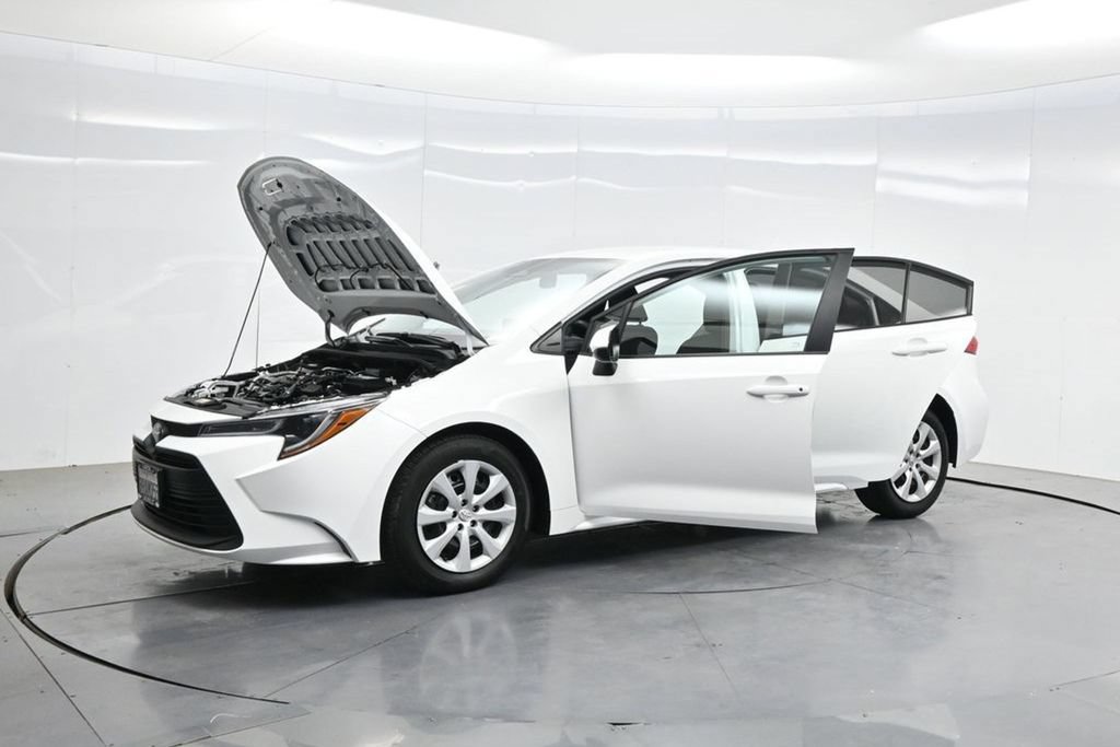 Used 2025 Toyota Corolla LE FWD image 47