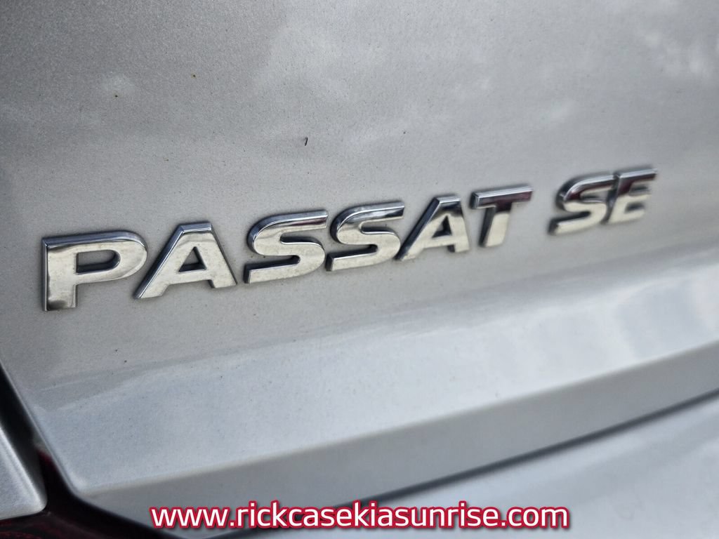 Used 2018 Volkswagen Passat 2.0T SE FWD image 15