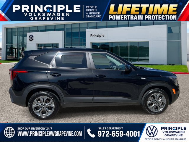Used 2026 Kia Seltos LX AWD/4WD image 4