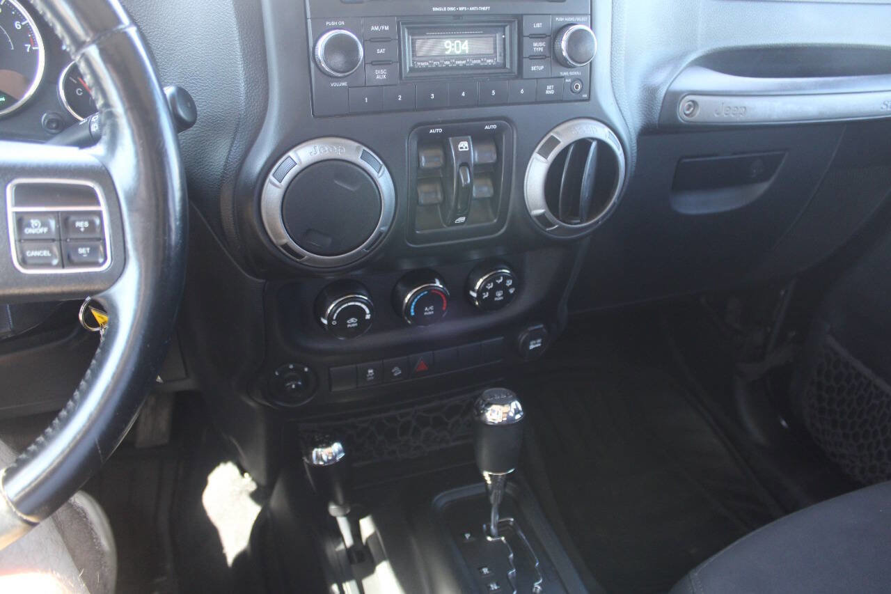 Used 2016 Jeep Wrangler Unlimited Sport AWD/4WD image 13