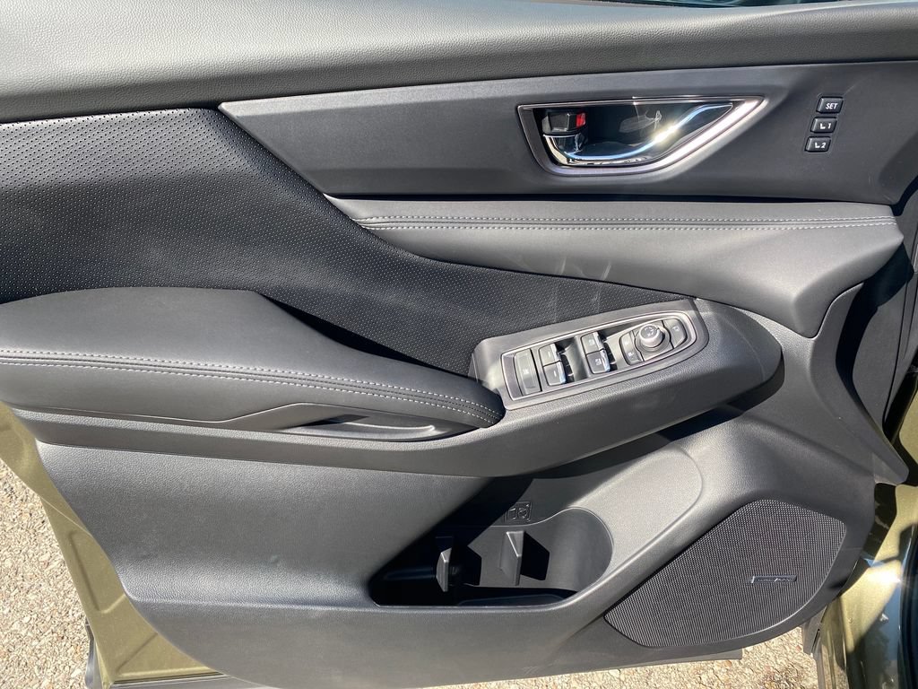 New 2026 Subaru Ascent Limited AWD/4WD image 9