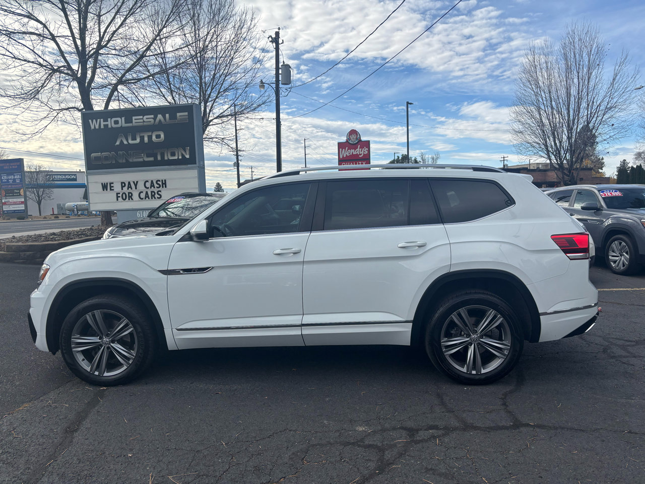 Used 2019 Volkswagen Atlas SEL R-Line image 2
