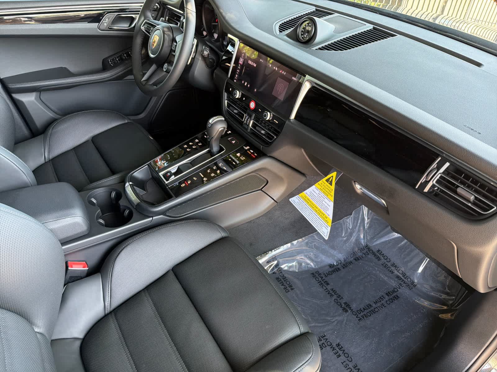 New 2026 Porsche Macan AWD/4WD image 17