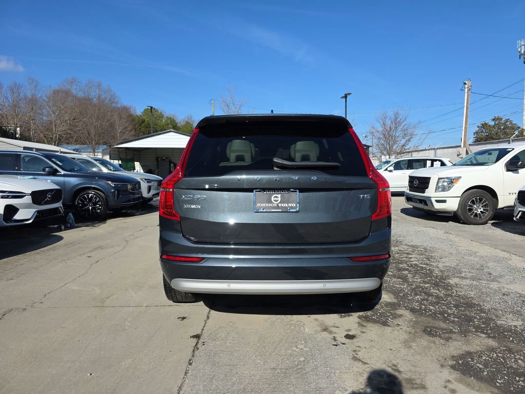 Used 2022 Volvo XC90 T5 Momentum w/ Advanced Package image 17