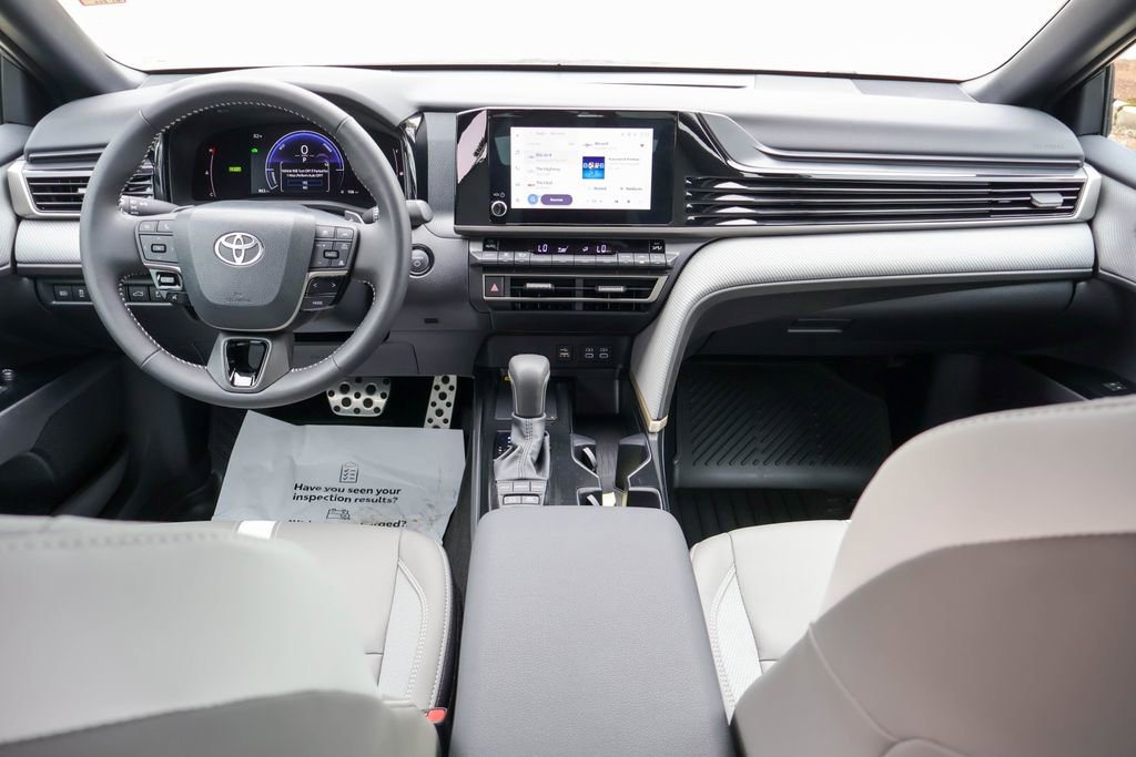 Used 2025 Toyota Camry SE FWD image 7