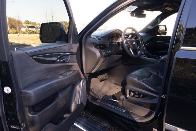 Used 2020 Cadillac Escalade Platinum image 11