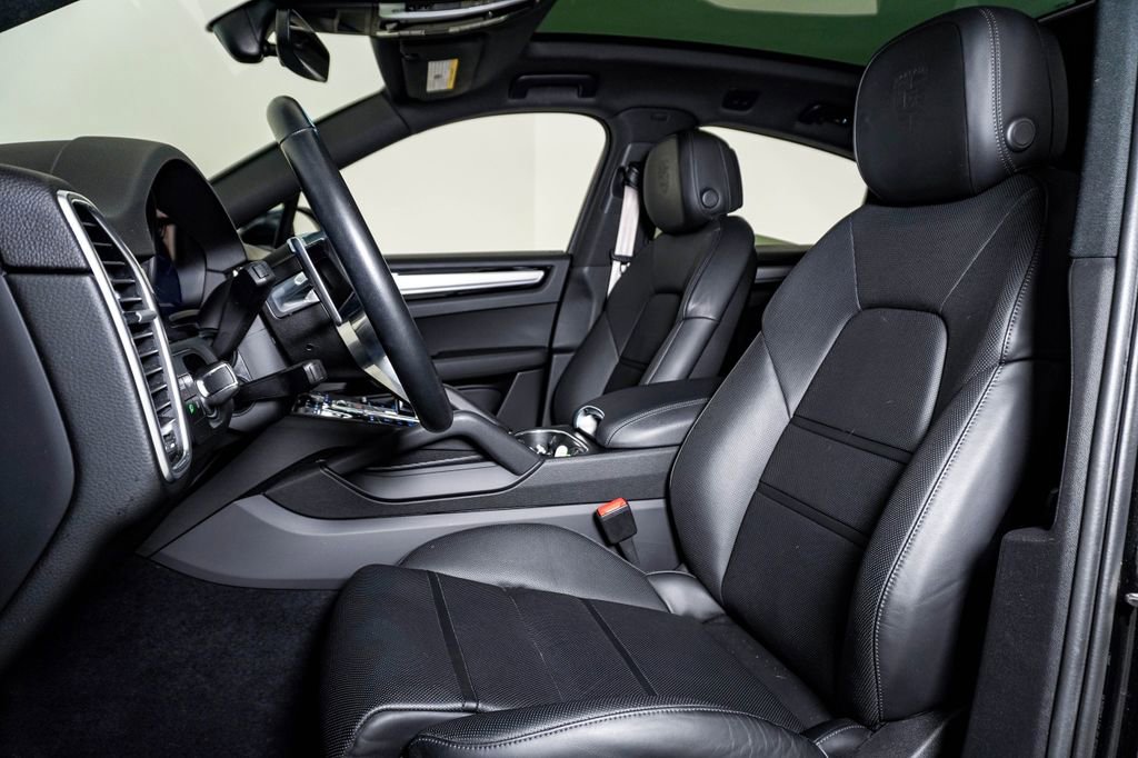 Certified 2023 Porsche Cayenne S AWD/4WD image 5