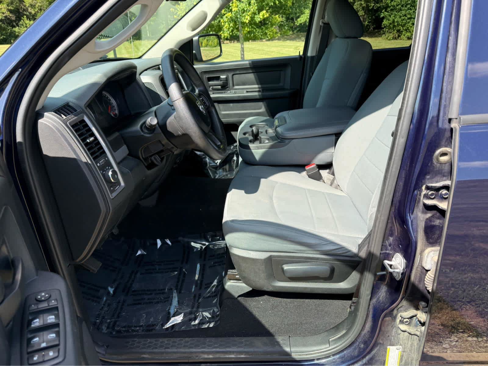 Used 2017 RAM 1500 Express AWD/4WD image 8