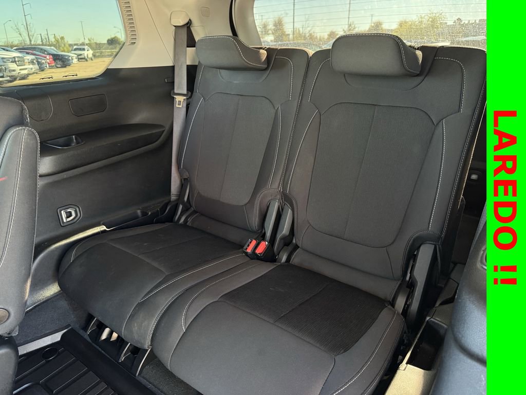 Used 2023 Jeep Grand Cherokee L Laredo image 28