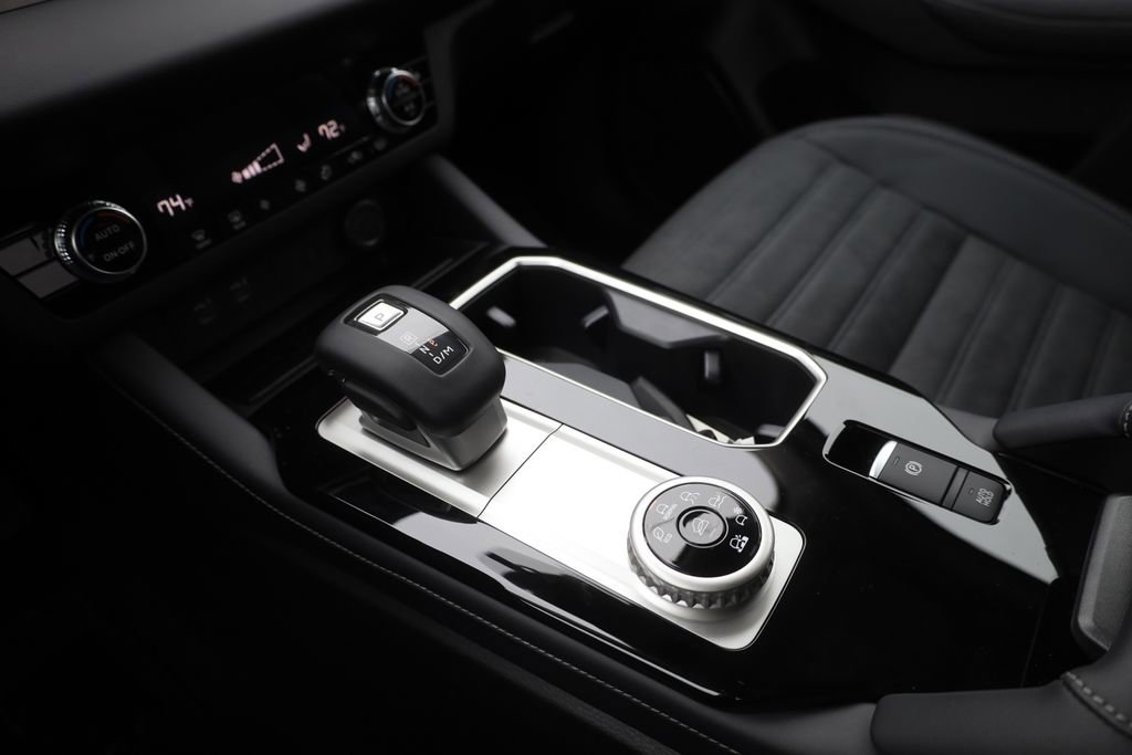 New 2025 Mitsubishi Outlander SE image 45