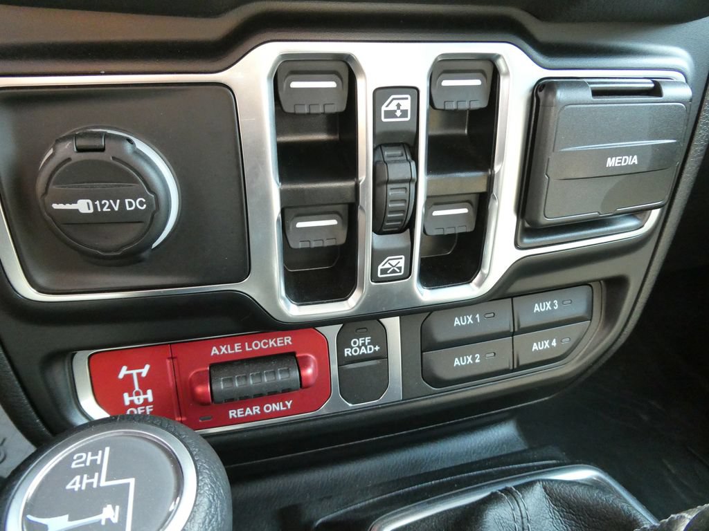 Used 2025 Jeep Wrangler Unlimited Sport AWD/4WD image 27