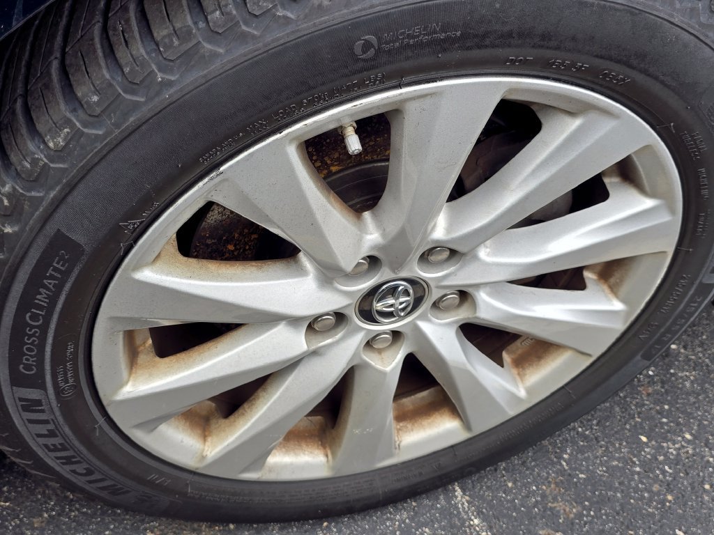 Used 2018 Toyota Camry LE FWD image 18