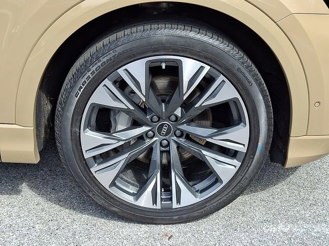 Used 2024 Audi Q8 Prestige image 8