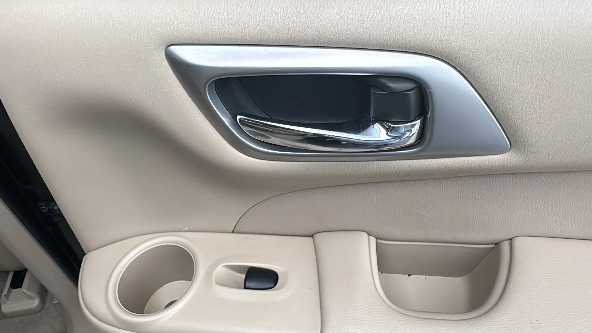 Used 2014 Nissan Pathfinder Platinum w/ Platinum Premium Package image 25