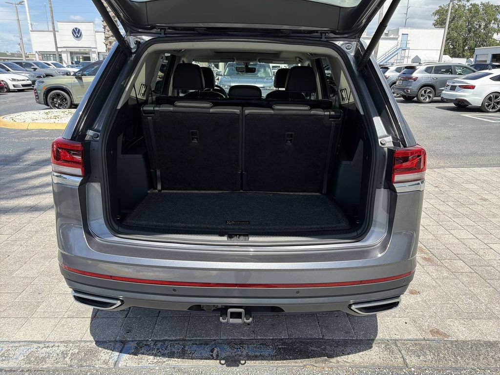Used 2023 Volkswagen Atlas SE w/ Panoramic Sunroof Package FWD image 9