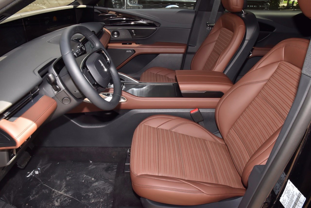 New 2026 Lincoln Nautilus Reserve AWD/4WD image 13