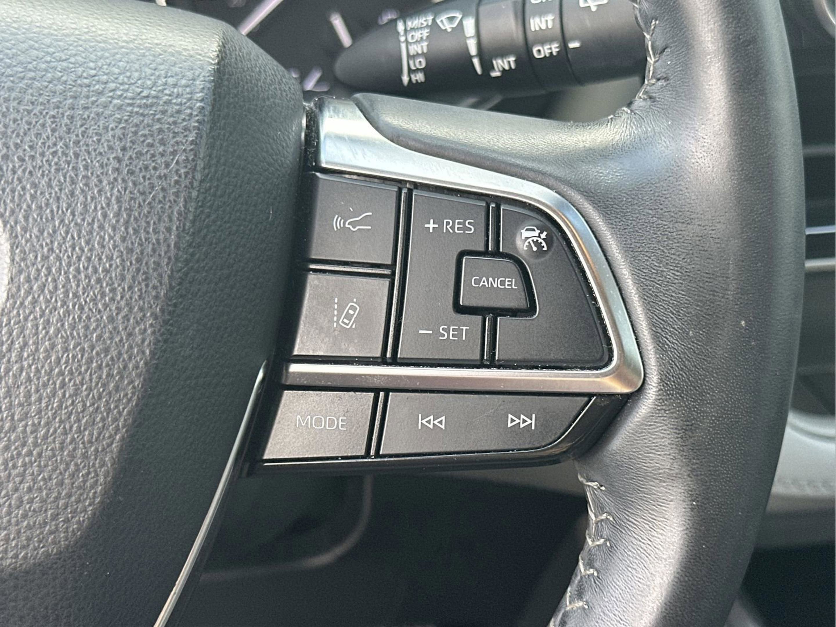 Used 2021 Toyota Highlander XLE image 14