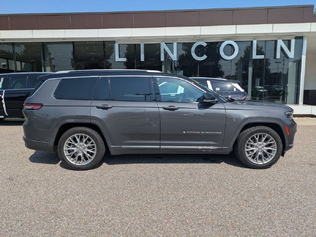 Used 2023 Jeep Grand Cherokee L Summit AWD/4WD image 8