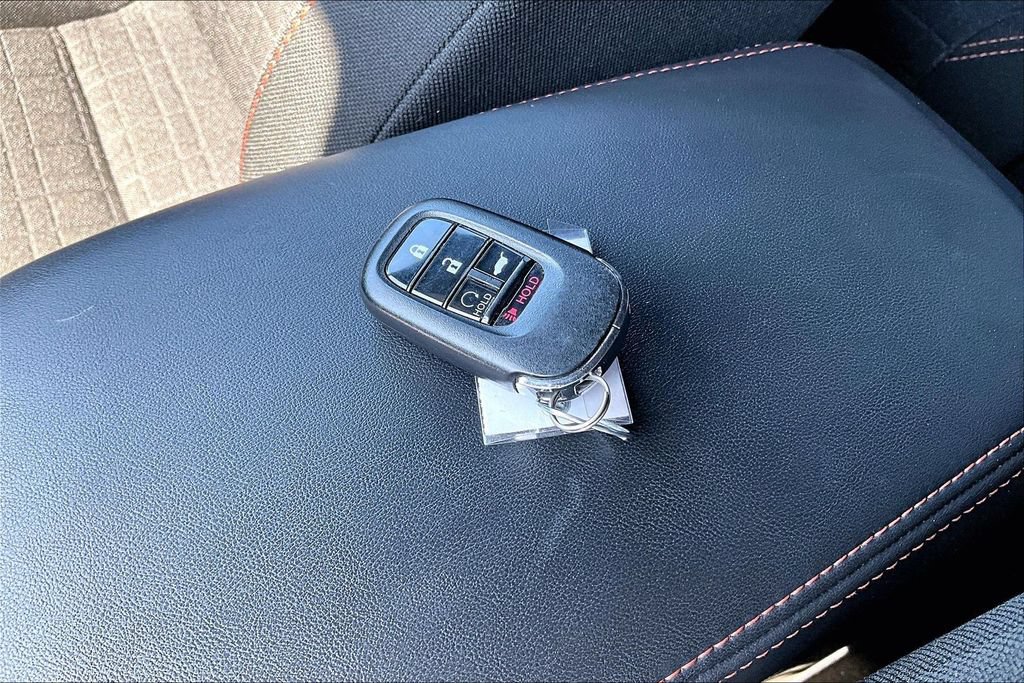 Used 2025 Honda HR-V Sport image 33