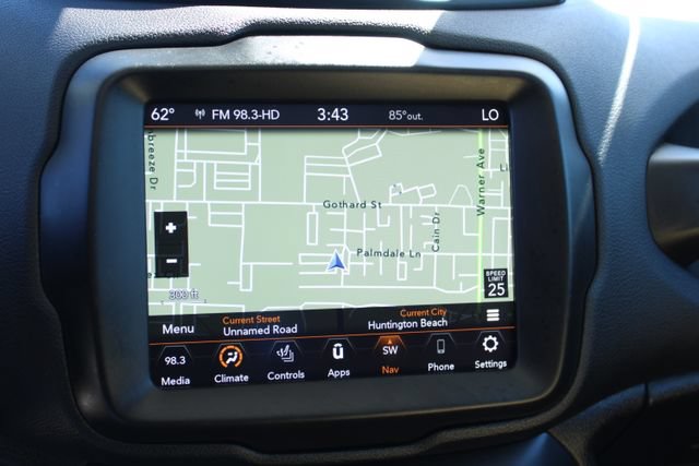 Used 2023 Jeep Renegade Altitude w/ Sun/Sound Group AWD/4WD image 31