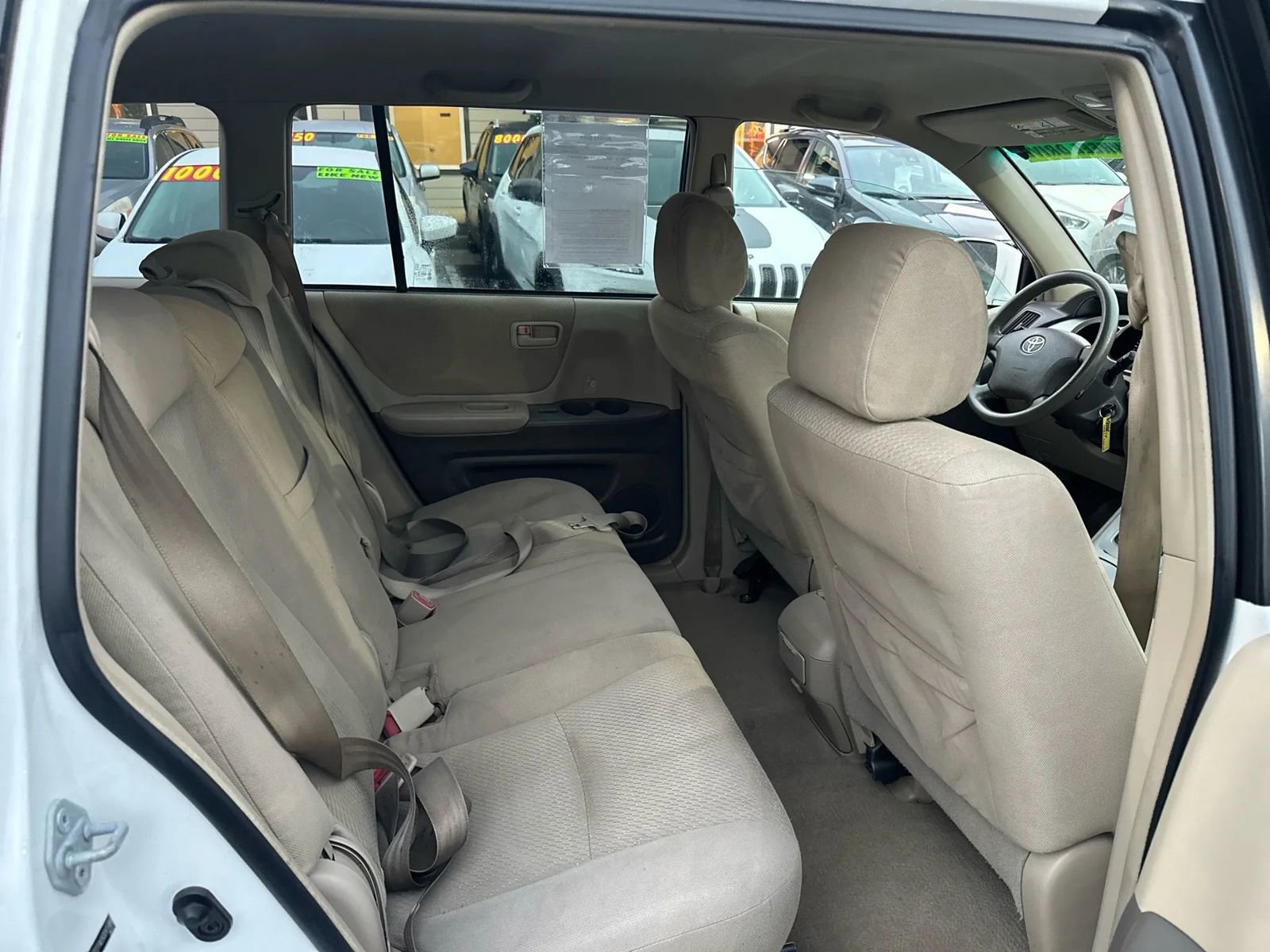 Used 2005 Toyota Highlander 4WD V6 w/ 3rd Row image 12