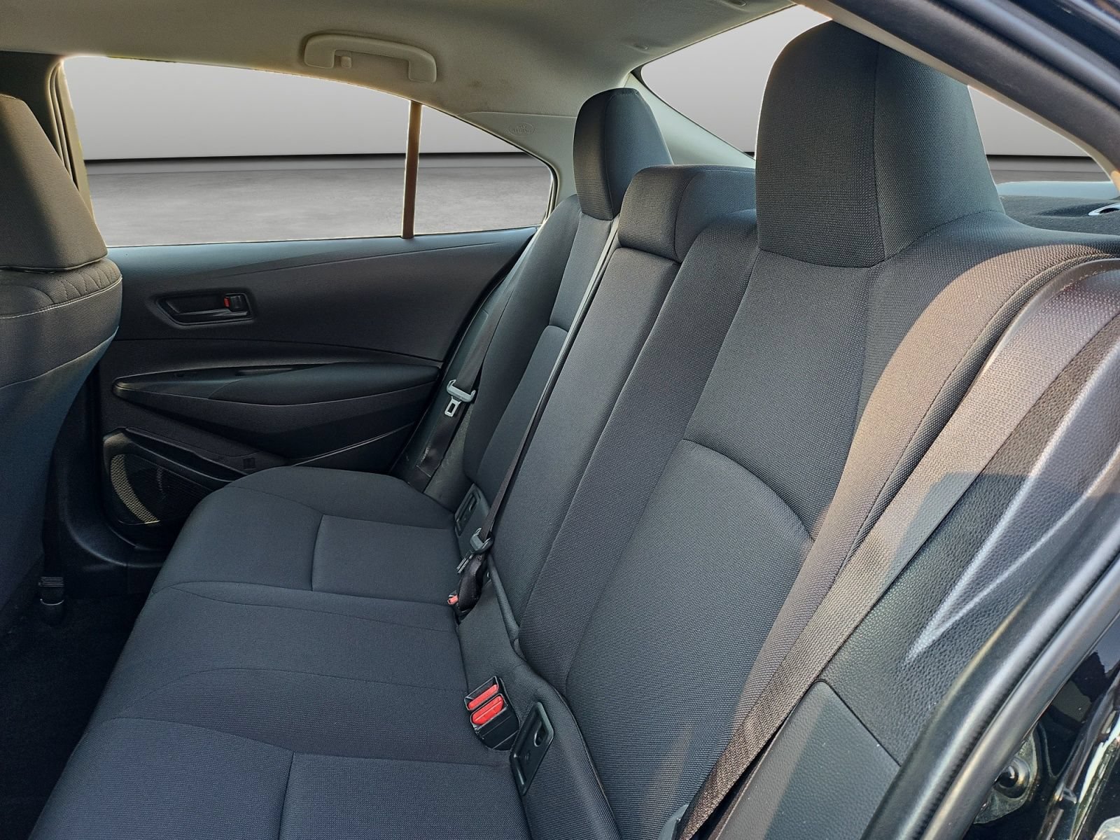 Used 2023 Toyota Corolla LE FWD image 40