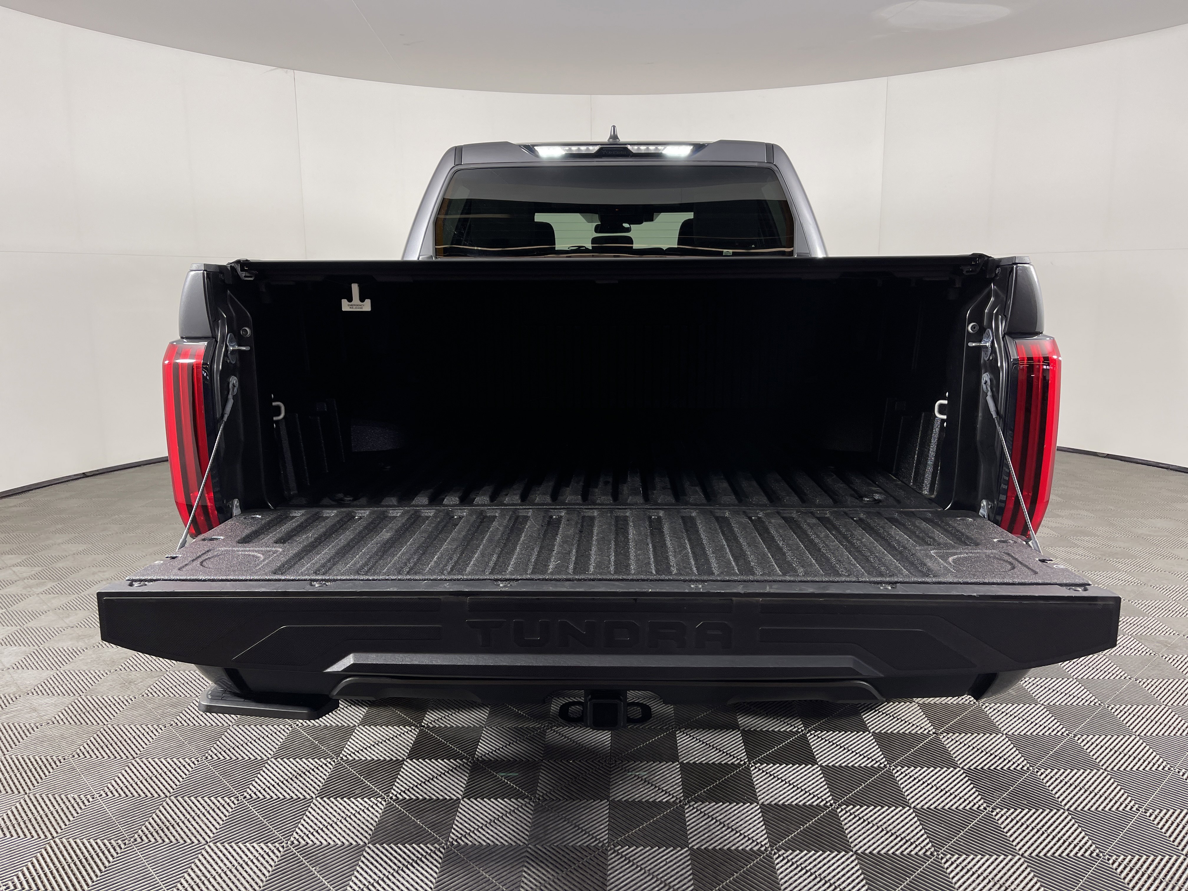 Used 2025 Toyota Tundra SR w/ SR Tow Package image 7