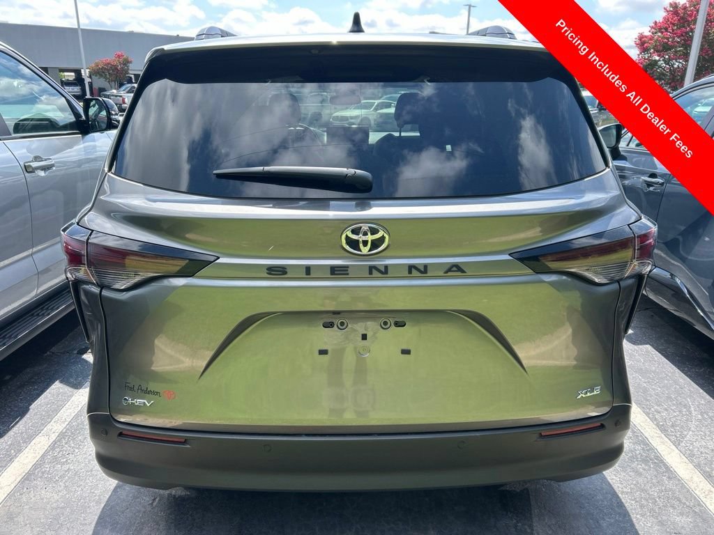 Used 2026 Toyota Sienna XLE FWD image 8