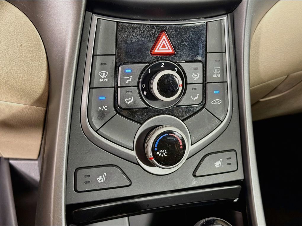 Used 2014 Hyundai Elantra SE w/ Option Group 02 FWD image 19