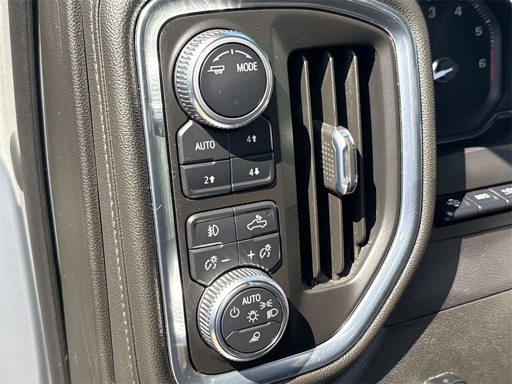 Used 2023 GMC Sierra 3500 Denali w/ Denali Ultimate Package image 16