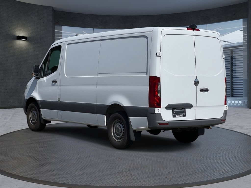 Used 2019 Freightliner Sprinter 2500 w/ Driver Convenience Package RWD image 3