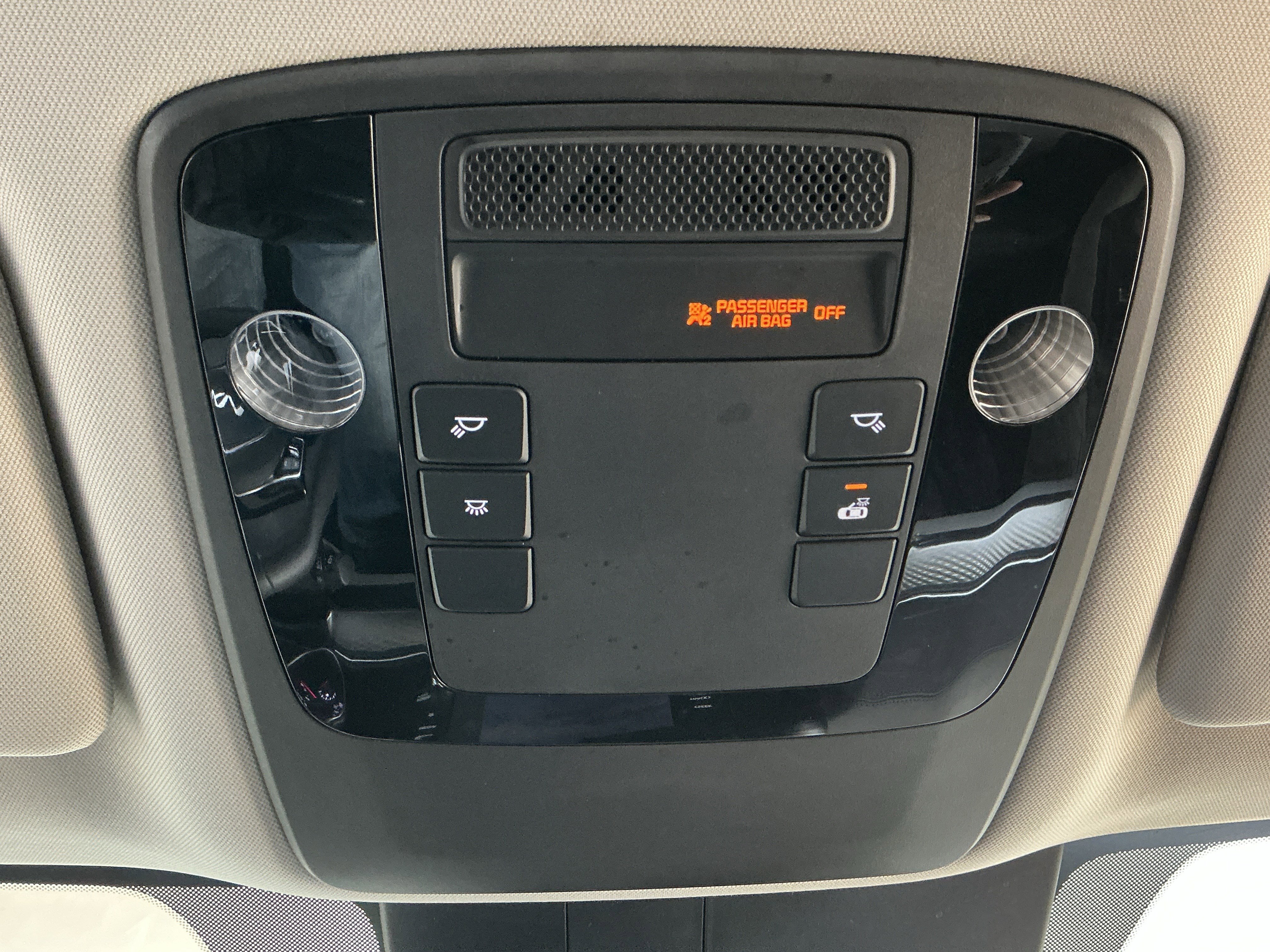 Used 2024 Kia Carnival LX image 17