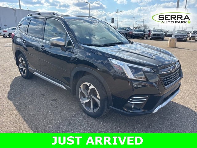Used 2023 Subaru Forester Touring image 2