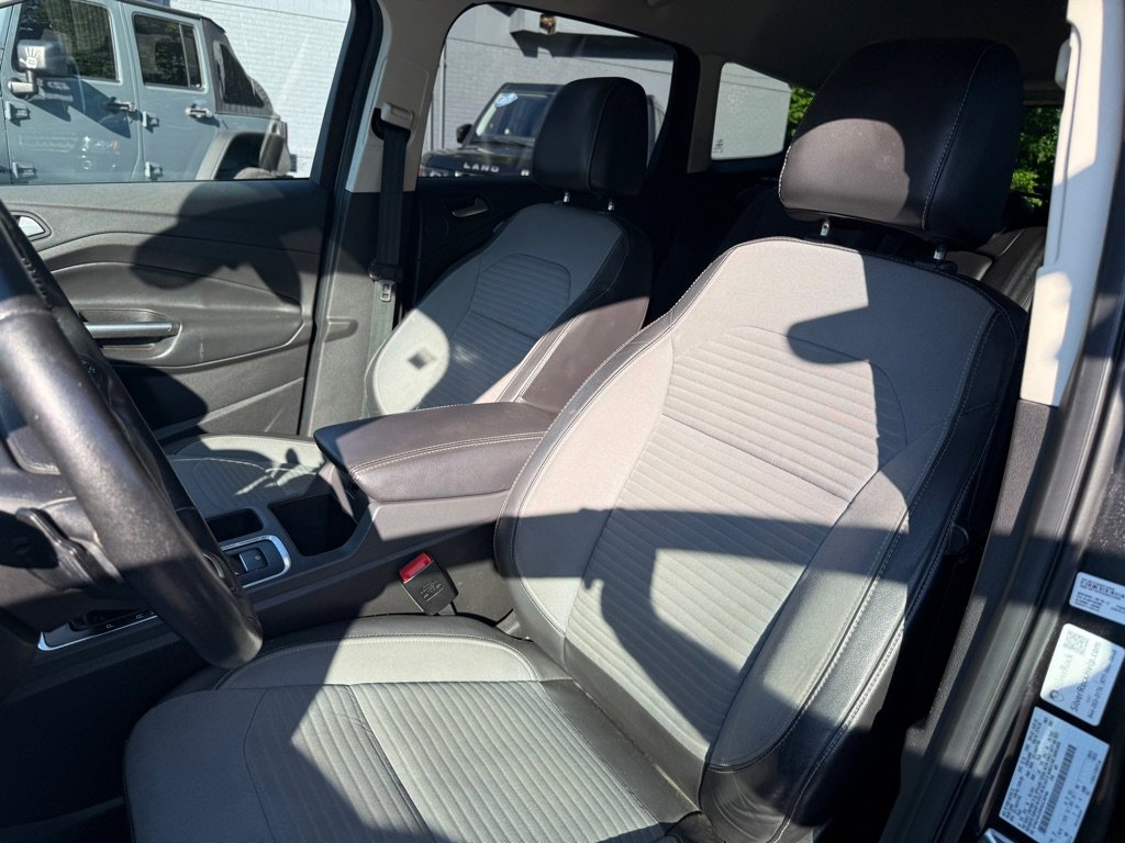 Used 2017 Ford Escape Titanium image 54