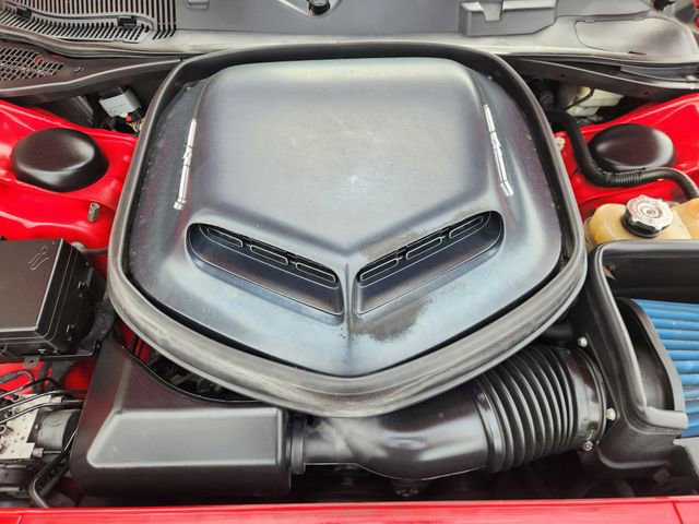 Used 2015 Dodge Challenger R/T image 32