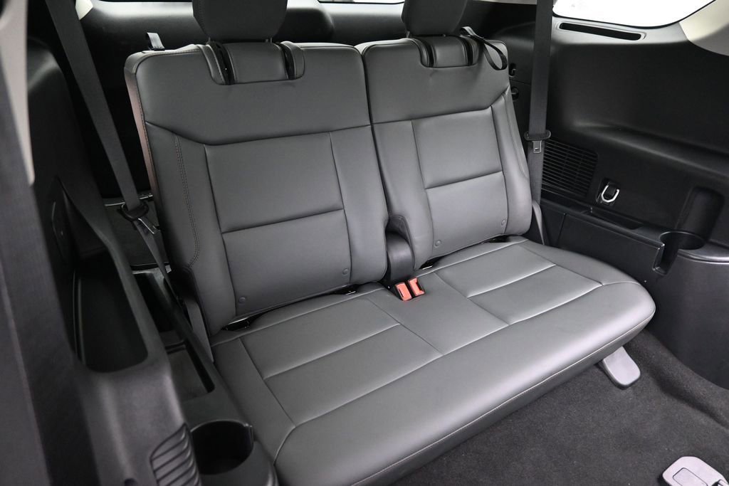 Used 2025 Ford Explorer Active w/ Active Comfort Package RWD image 31