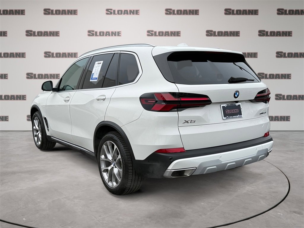 Certified 2024 BMW X5 xDrive40i w/ Premium Package image 3