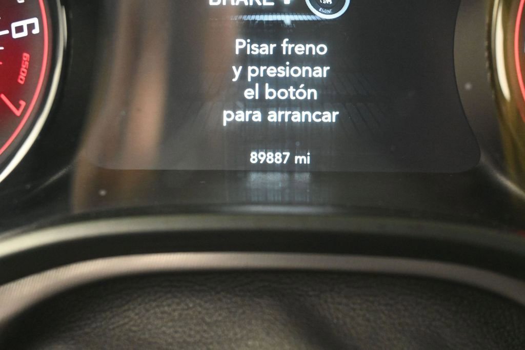Used 2022 Dodge Challenger SXT w/ Driver Convenience Group RWD image 27