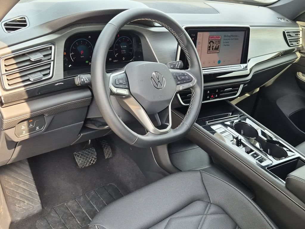 Used 2025 Volkswagen Atlas Cross Sport SE FWD image 15