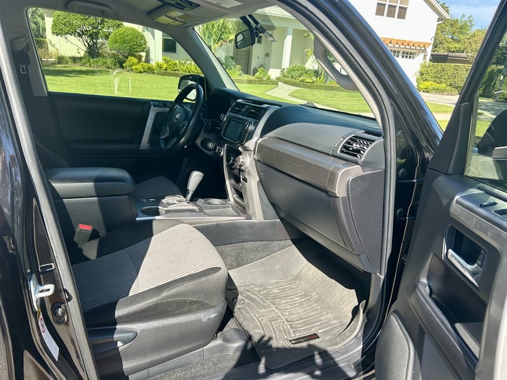 Used 2017 Toyota 4Runner SR5 RWD image 33