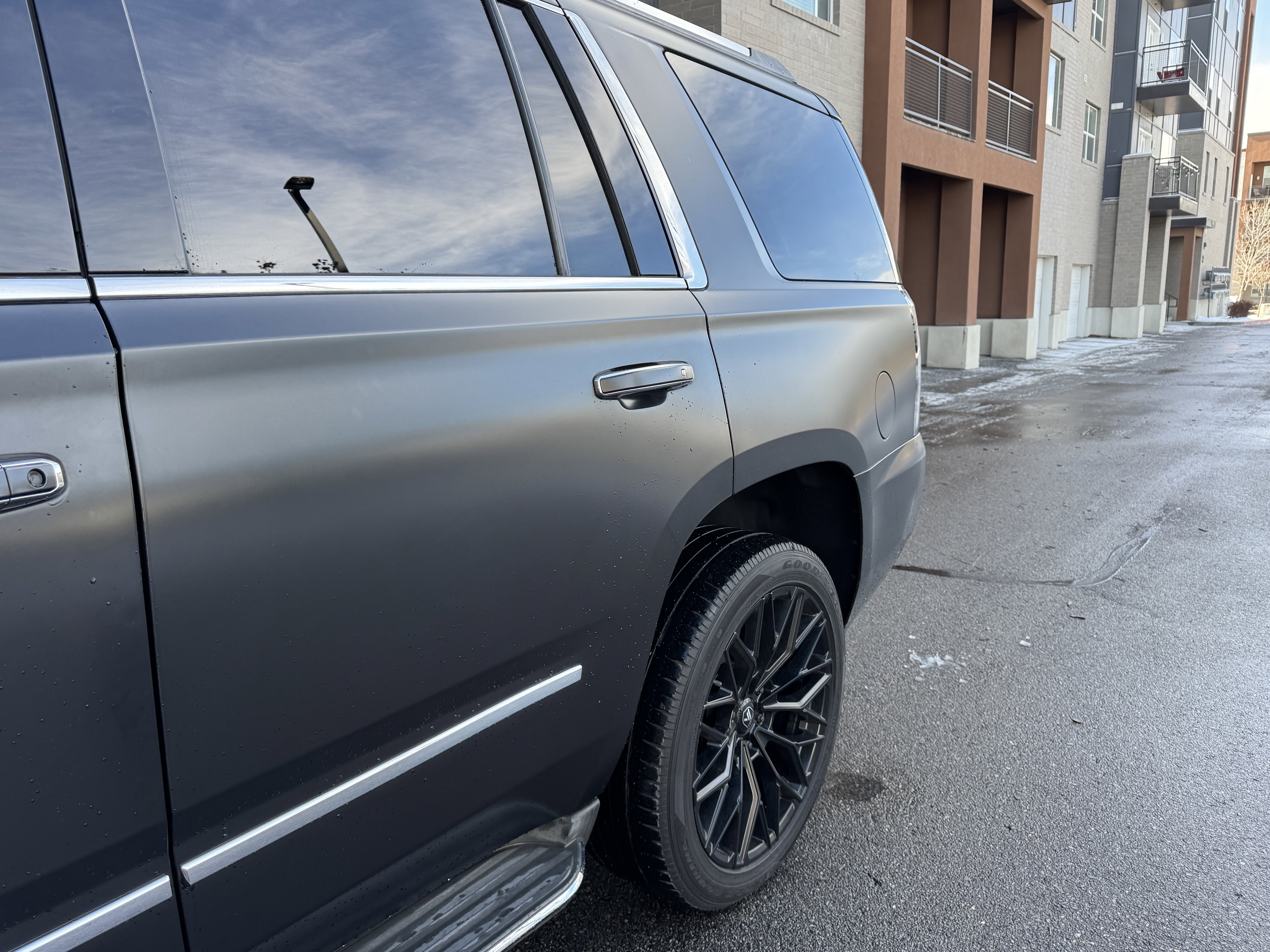 Used 2015 GMC Yukon Denali w/ Touring Package AWD/4WD image 14