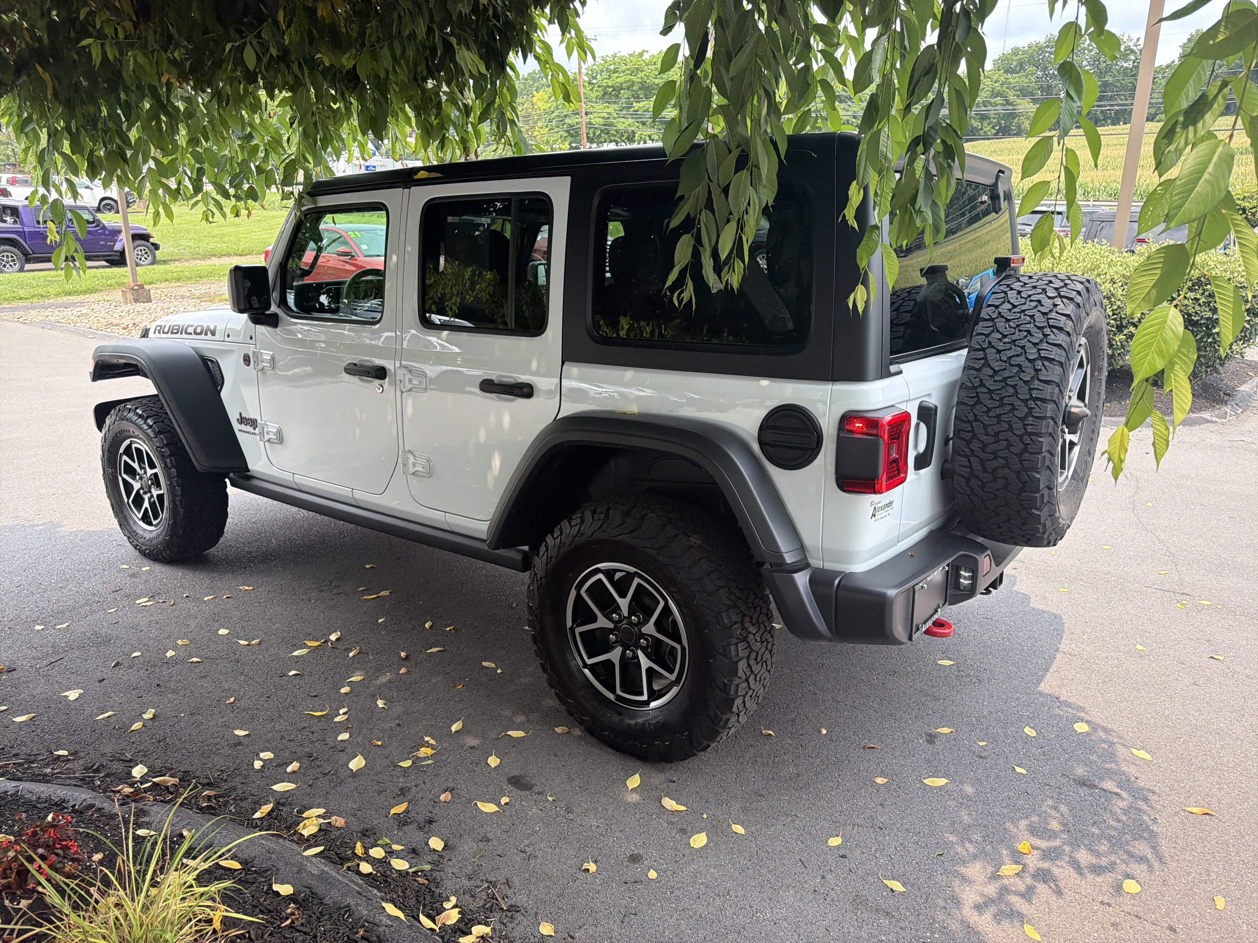 Used 2026 Jeep Wrangler Unlimited Rubicon AWD/4WD image 8