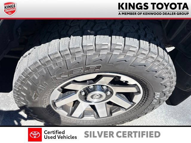 Used 2018 Toyota 4Runner TRD Off-Road Premium AWD/4WD image 12
