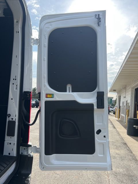 Used 2026 Ford Transit 250 148 Medium Roof Extended AWD w/ Load Area Protection Package image 41