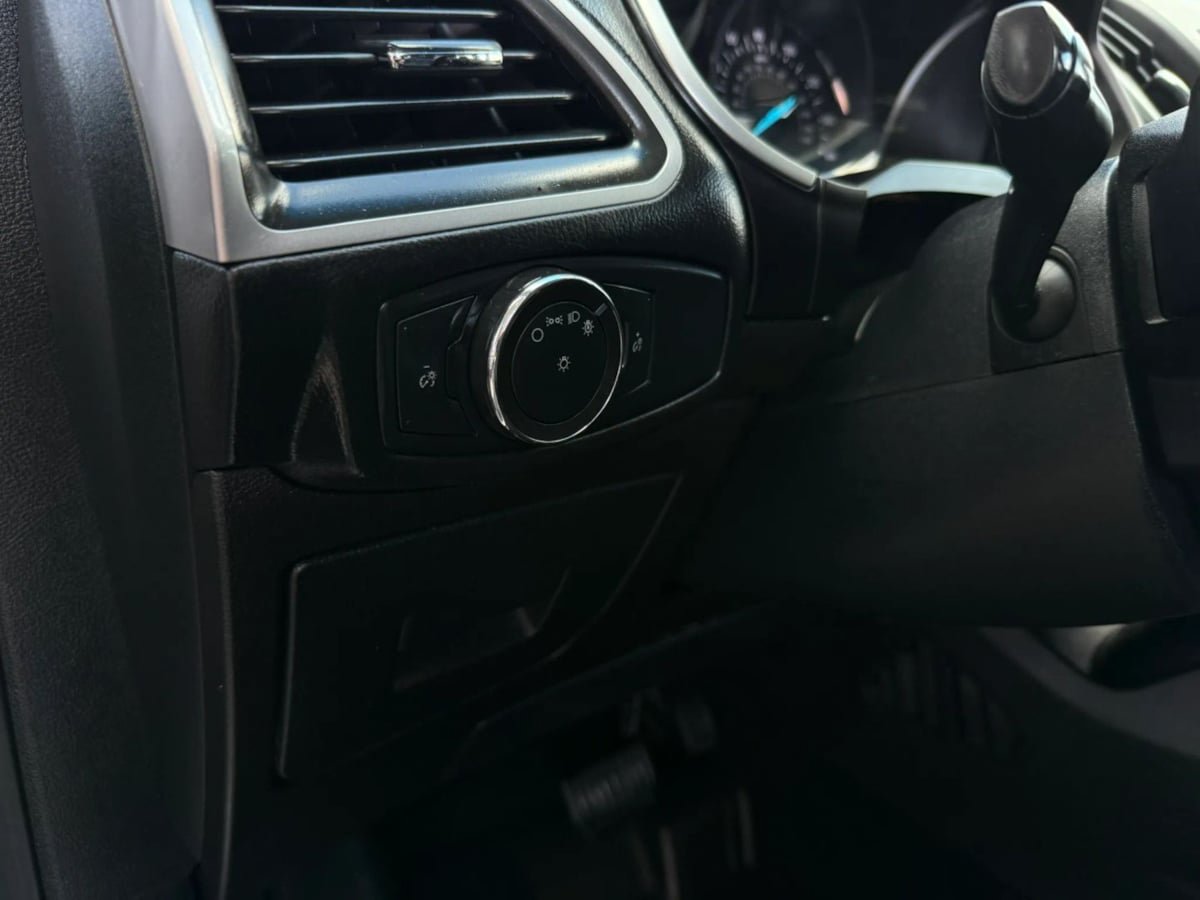 Used 2017 Ford Edge SEL w/ Equipment Group 201A FWD image 37
