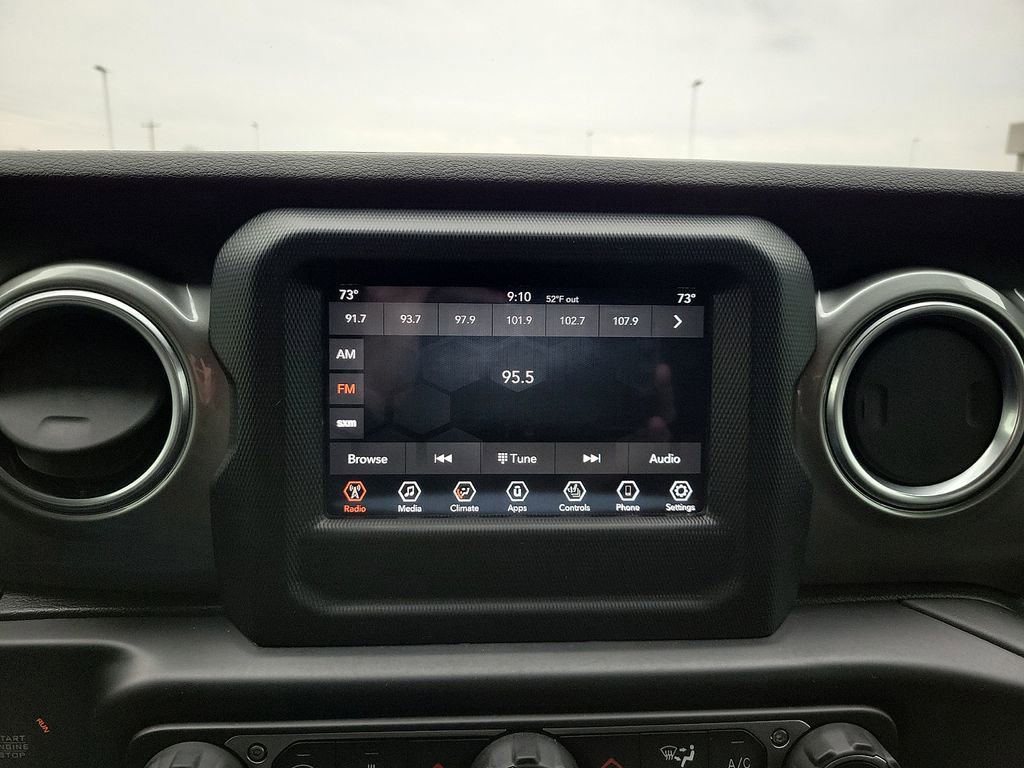 Used 2020 Jeep Gladiator Overland w/ LED Lighting Group AWD/4WD image 14