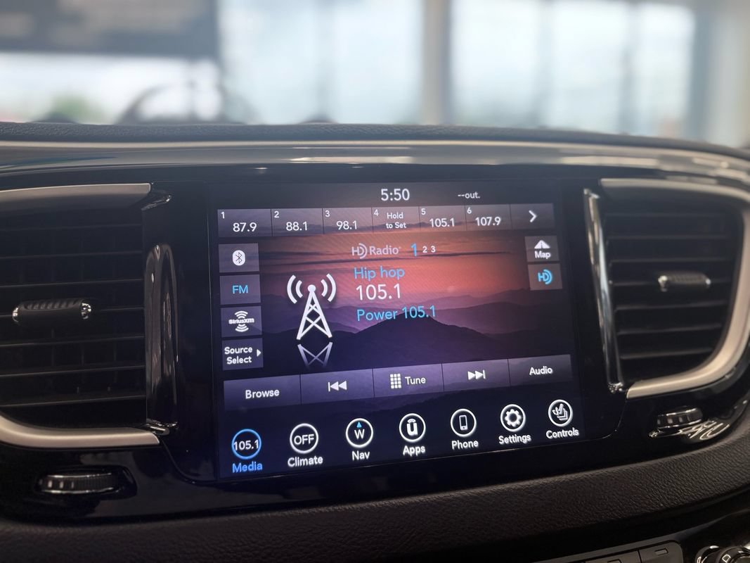 Used 2020 Chrysler Pacifica Touring-L w/ Advanced Safetytec Group AWD/4WD image 35